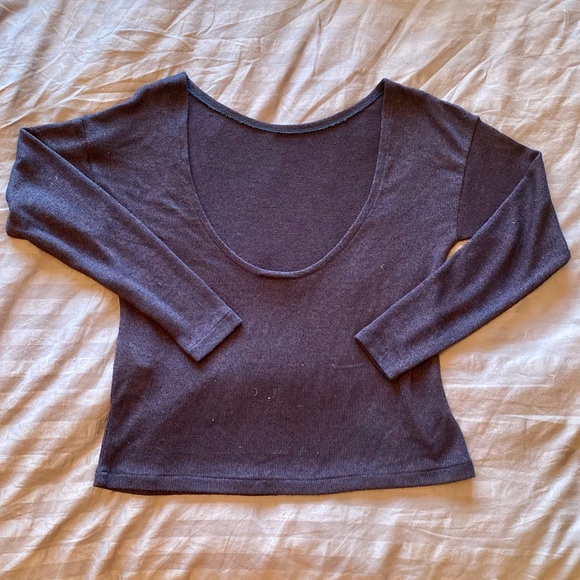 Low back long sleeve dark purple knit shirt - Picture 1 of 2